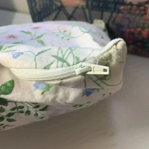 Crisp Cotton Accent Throw Pillow w Down Cushion included 17” by 17” - Picture 3 of 4